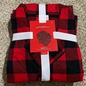 NWT Men’s PJ Set Large